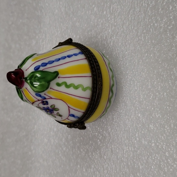 Limoges France Peint Main PV Pear Shaped Porcelain Trinket Box - Picture 3 of 9